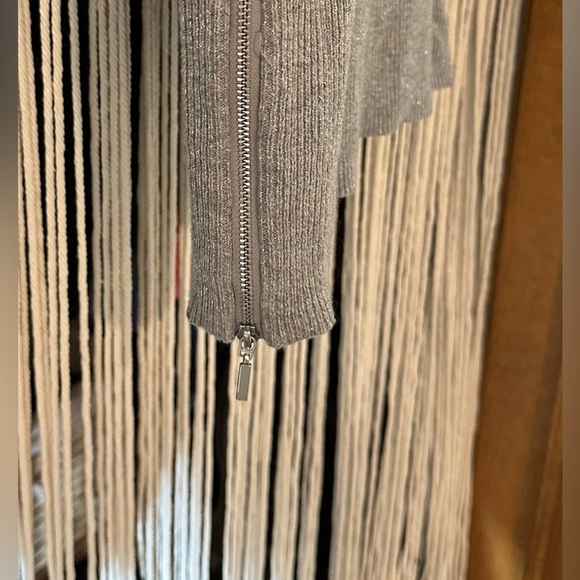 Calvin Klein lightweight sweater. Sparkly silver gray. - Picture 7 of 7